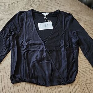 Black Long sleeve v neck top size M Splendid NWT